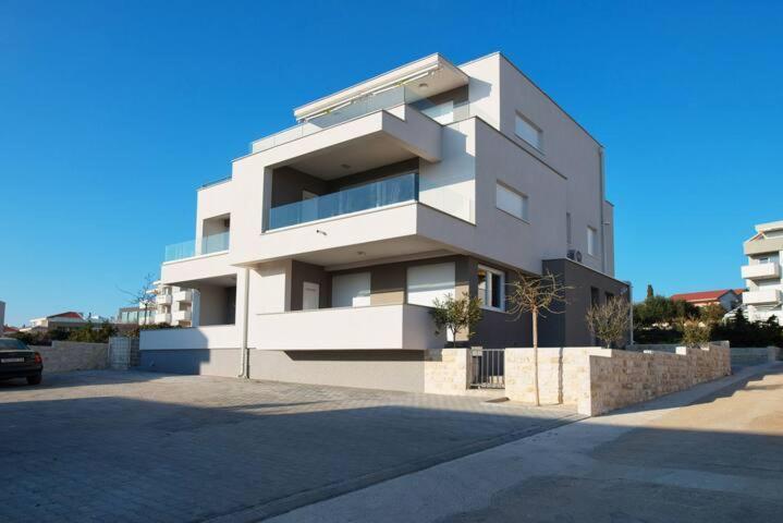 Blue Sky, Modern Sea View Apartment Новалья Экстерьер фото