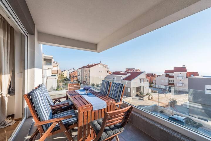 Blue Sky, Modern Sea View Apartment Новалья Экстерьер фото